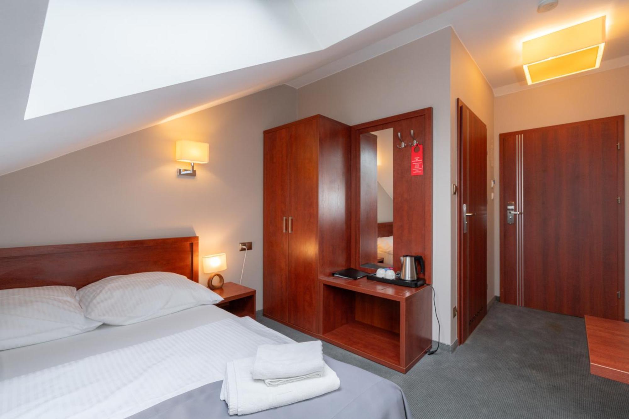 Hotel Badura Wadowice Exterior foto