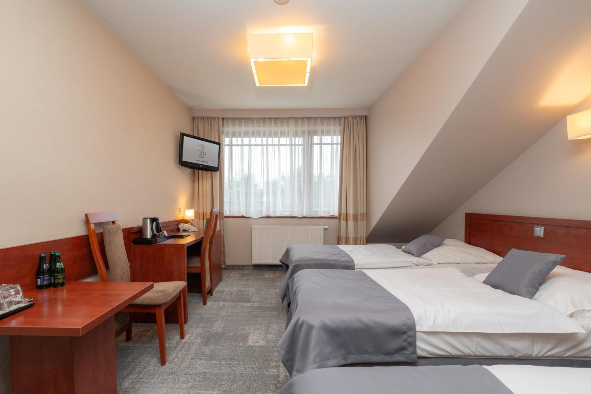 Hotel Badura Wadowice Exterior foto